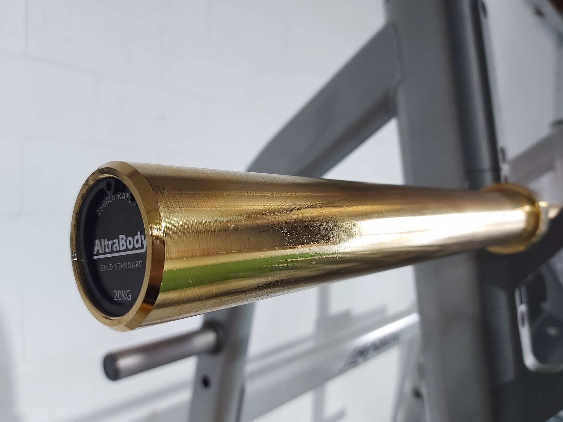 AltraBody-Gold-7ft-20KG-Olympic-Barbell-1500lb-rating-2
