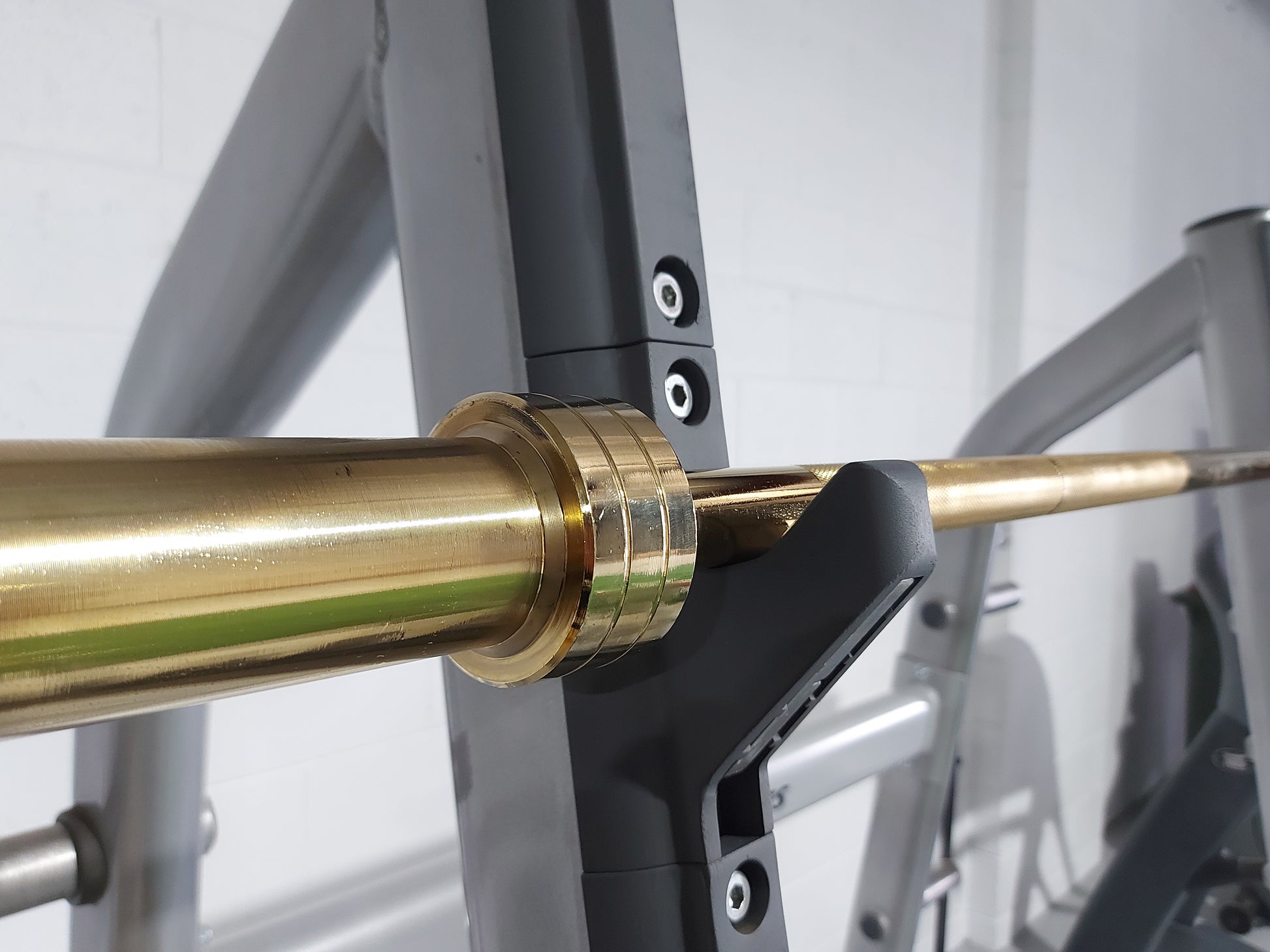 AltraBody-Gold-7ft-20KG-Olympic-Barbell-1500lb-rating-3